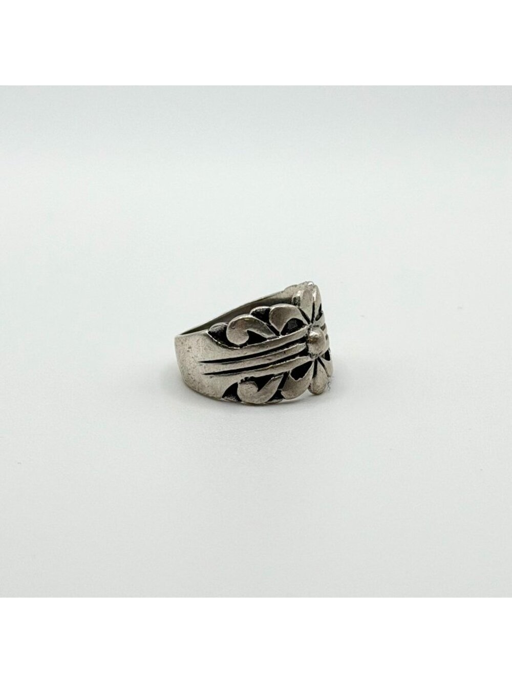 Vintage 925 Sterling Silver Floral Design Ring Size 6